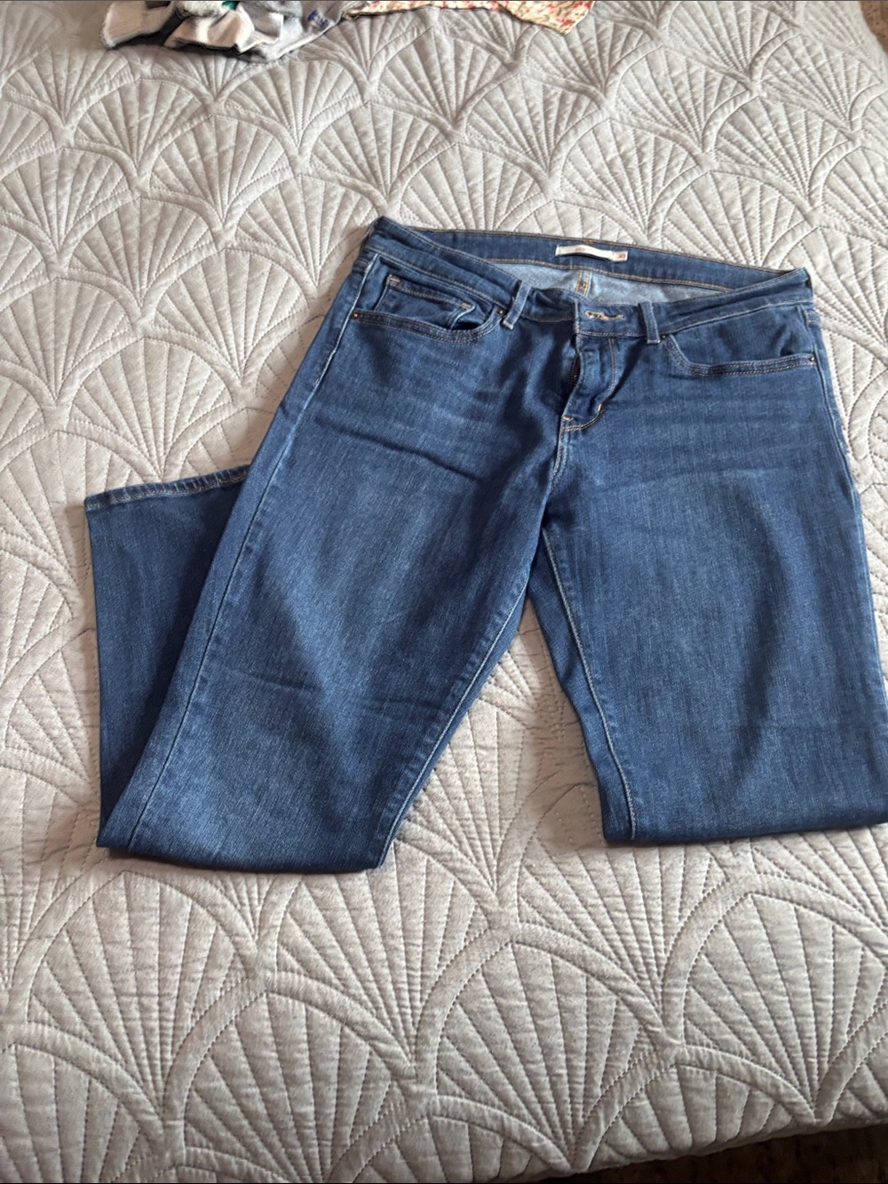 Straight Leg Women’s Jeans in Dark Blue - Classic Everyday Style